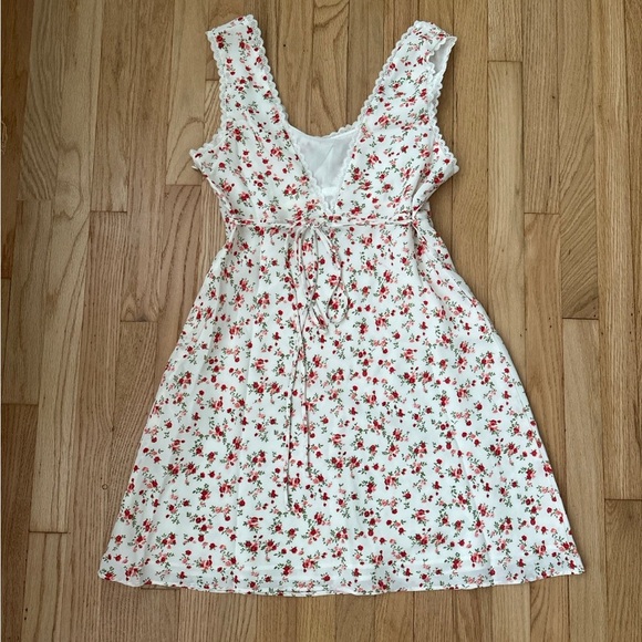 Emory Park White Floral Mini Dress - Picture 4 of 4